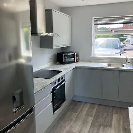 Дом отдыха New Build, 3-bed House With Parking.