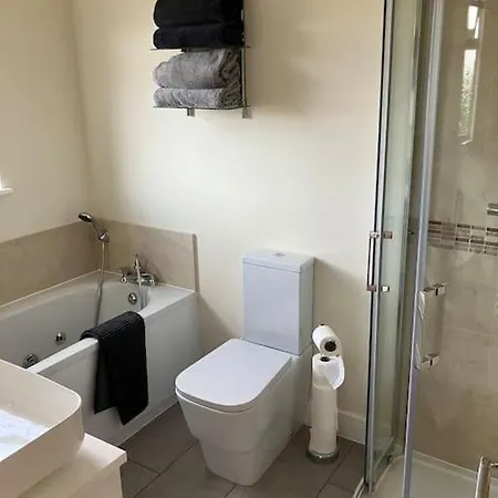 New Build, 3-bed House With Parking. *